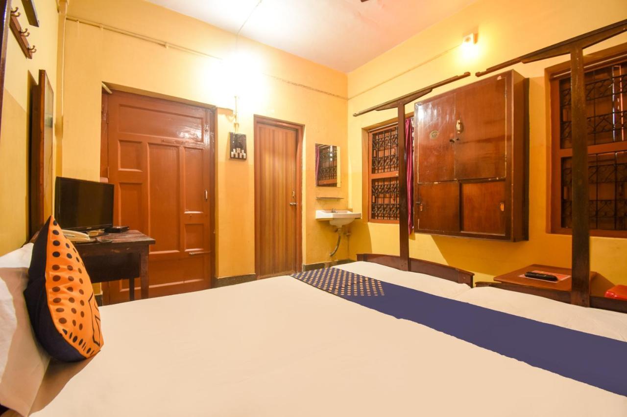 SPOT ON 74944 Hotel Vijaya Cuttack Bagian luar foto