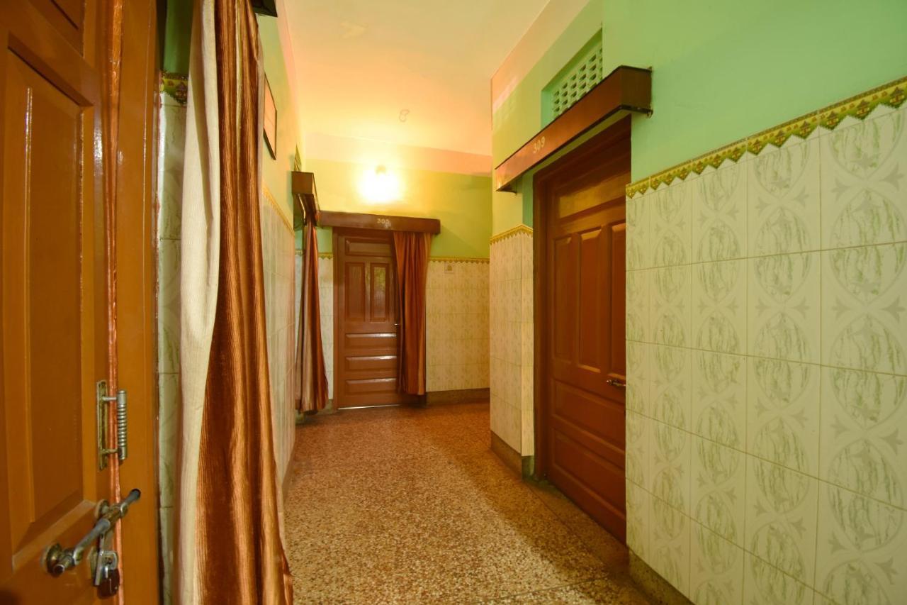 SPOT ON 74944 Hotel Vijaya Cuttack Bagian luar foto